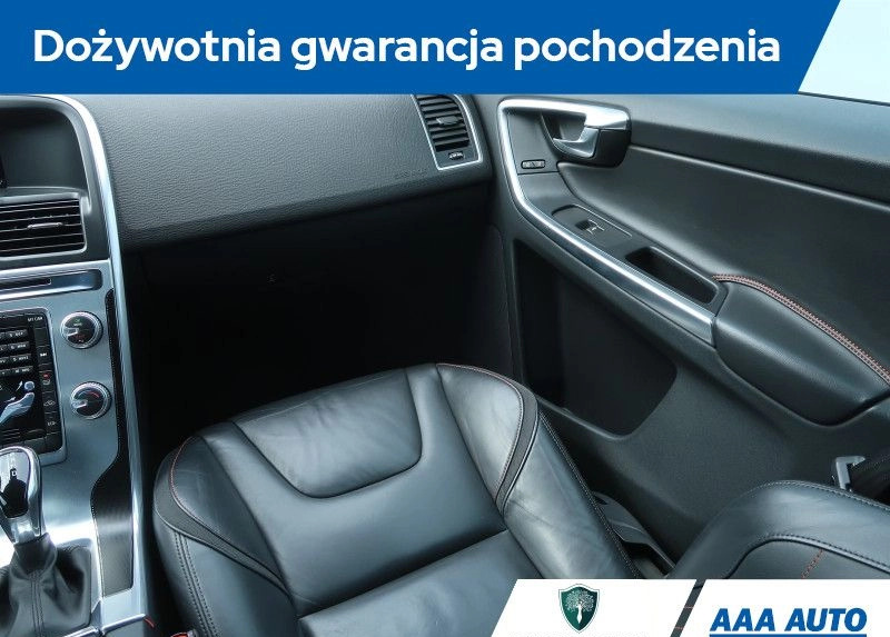 Volvo XC 60 cena 67000 przebieg: 242049, rok produkcji 2015 z Płoty małe 106